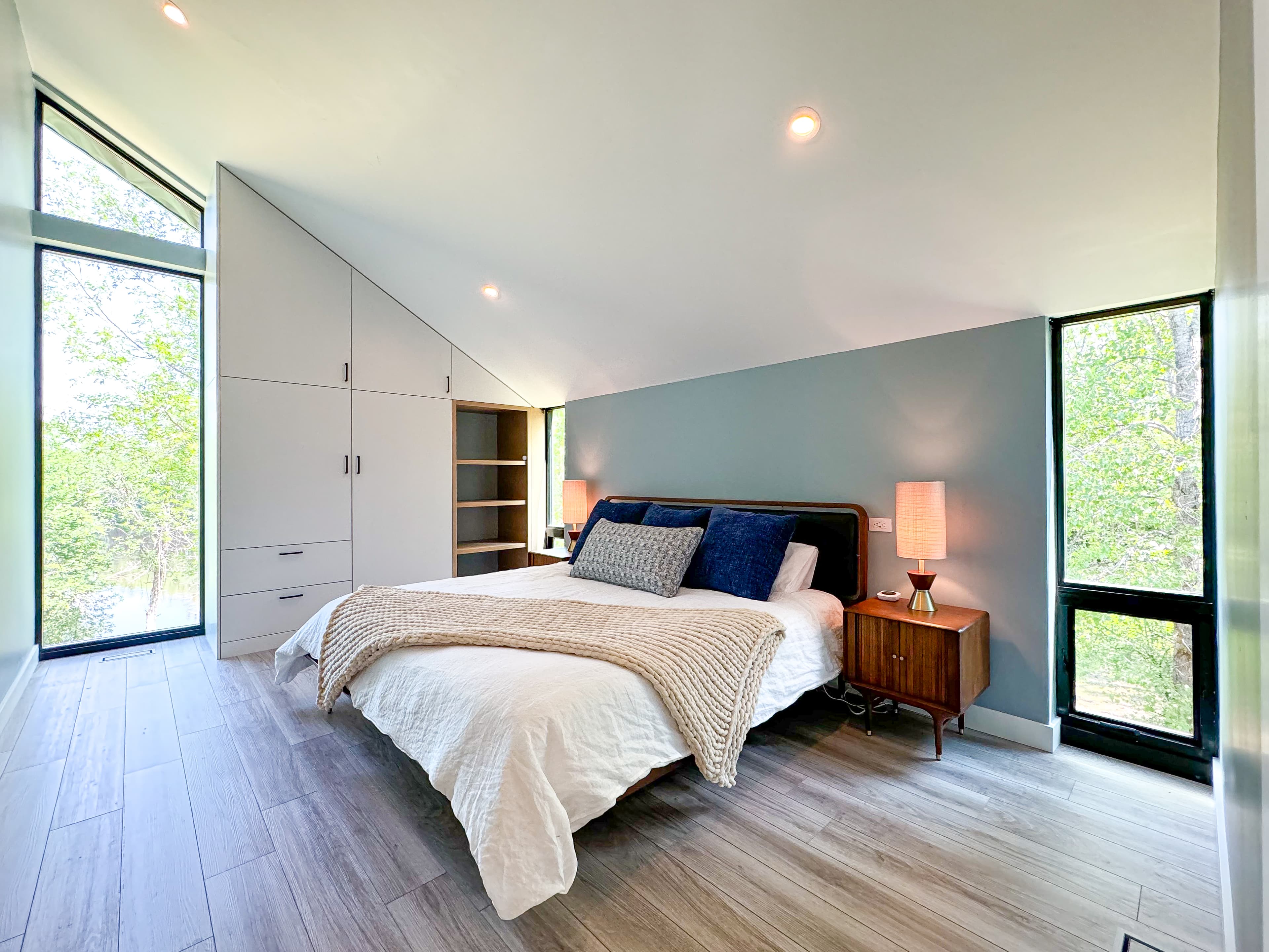 Blue Room (upstairs bedroom)