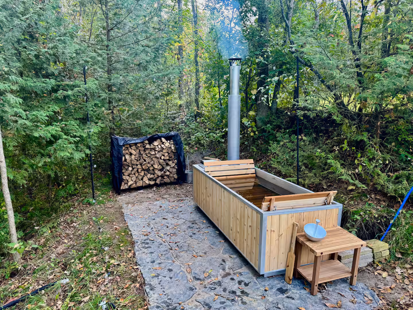Wood-fired hot tub (seasonal)
